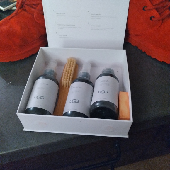 Mens Uggs & Ugg boot cleaner - Picture 3 of 6